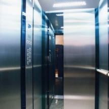 ascensor edificio antiguo